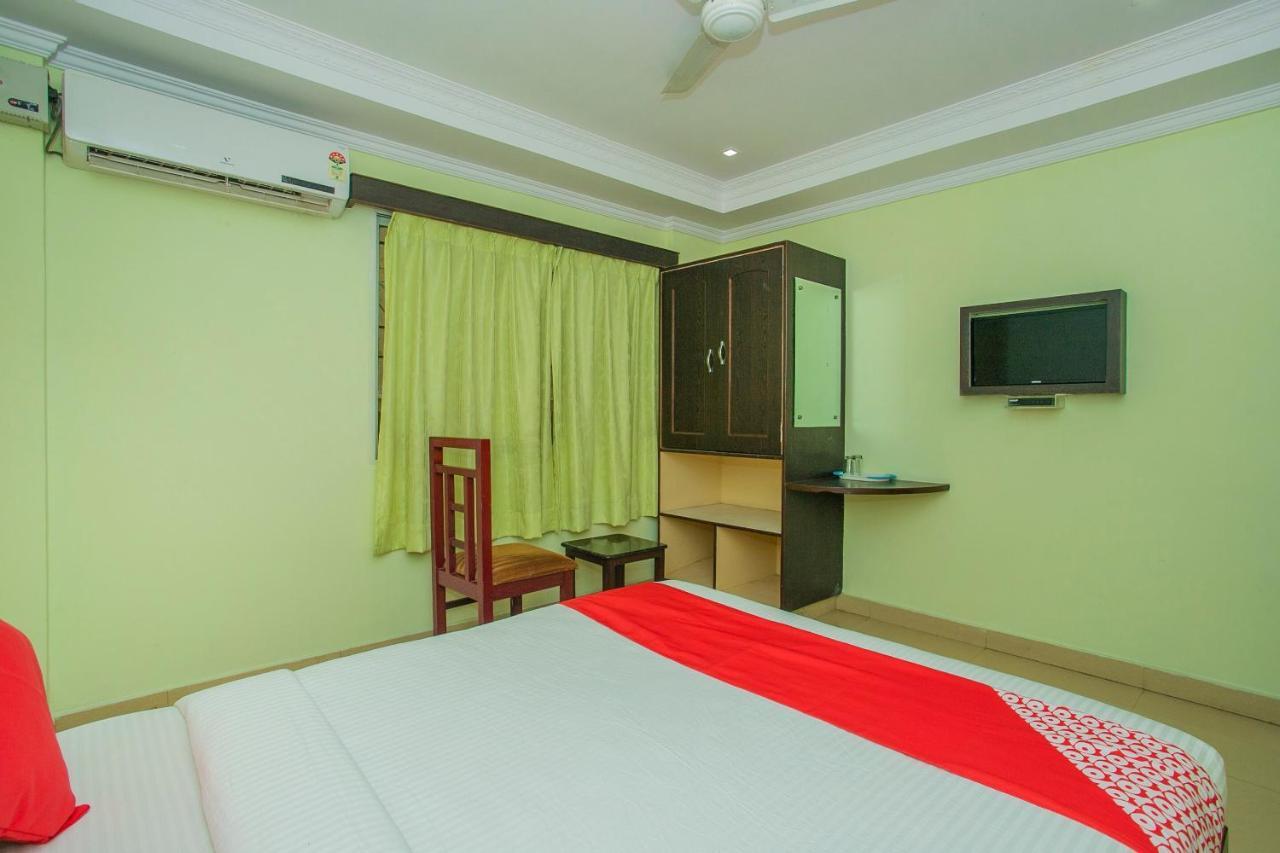 Oyo 25121 Bns Lodge Bangalore Bagian luar foto