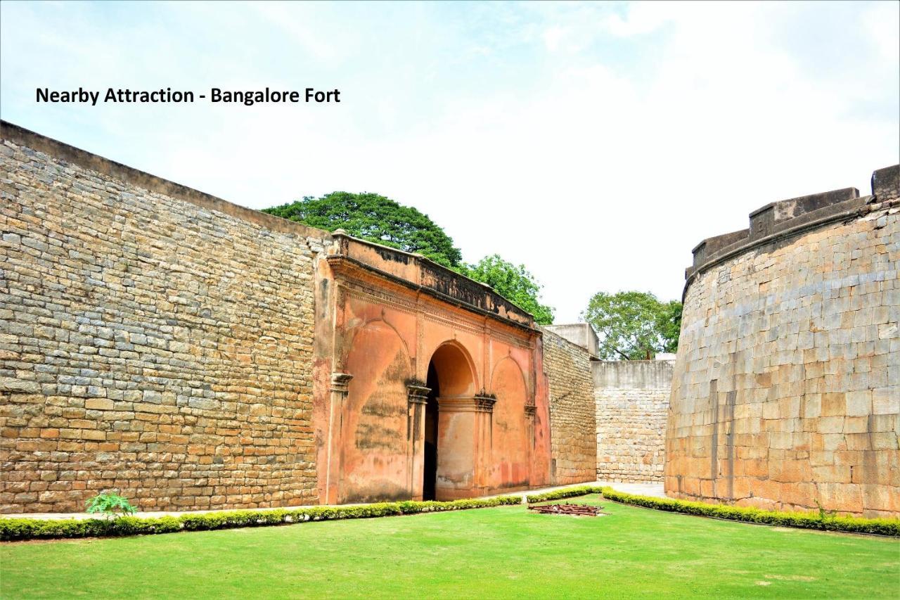 Oyo 25121 Bns Lodge Bangalore Bagian luar foto