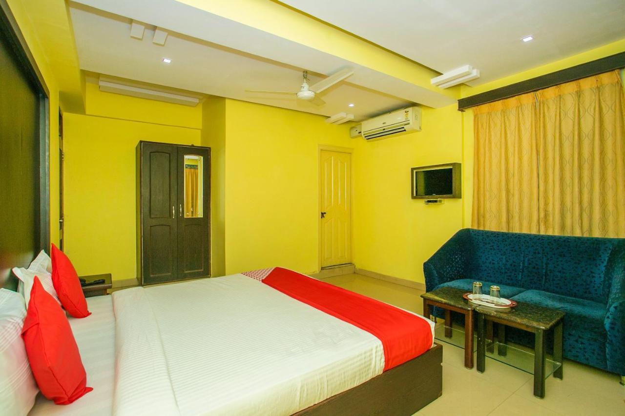 Oyo 25121 Bns Lodge Bangalore Bagian luar foto