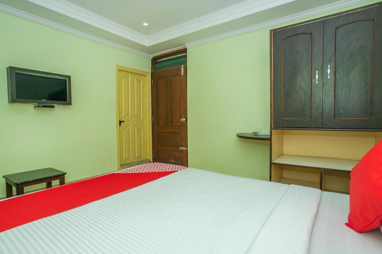 Oyo 25121 Bns Lodge Bangalore Bagian luar foto