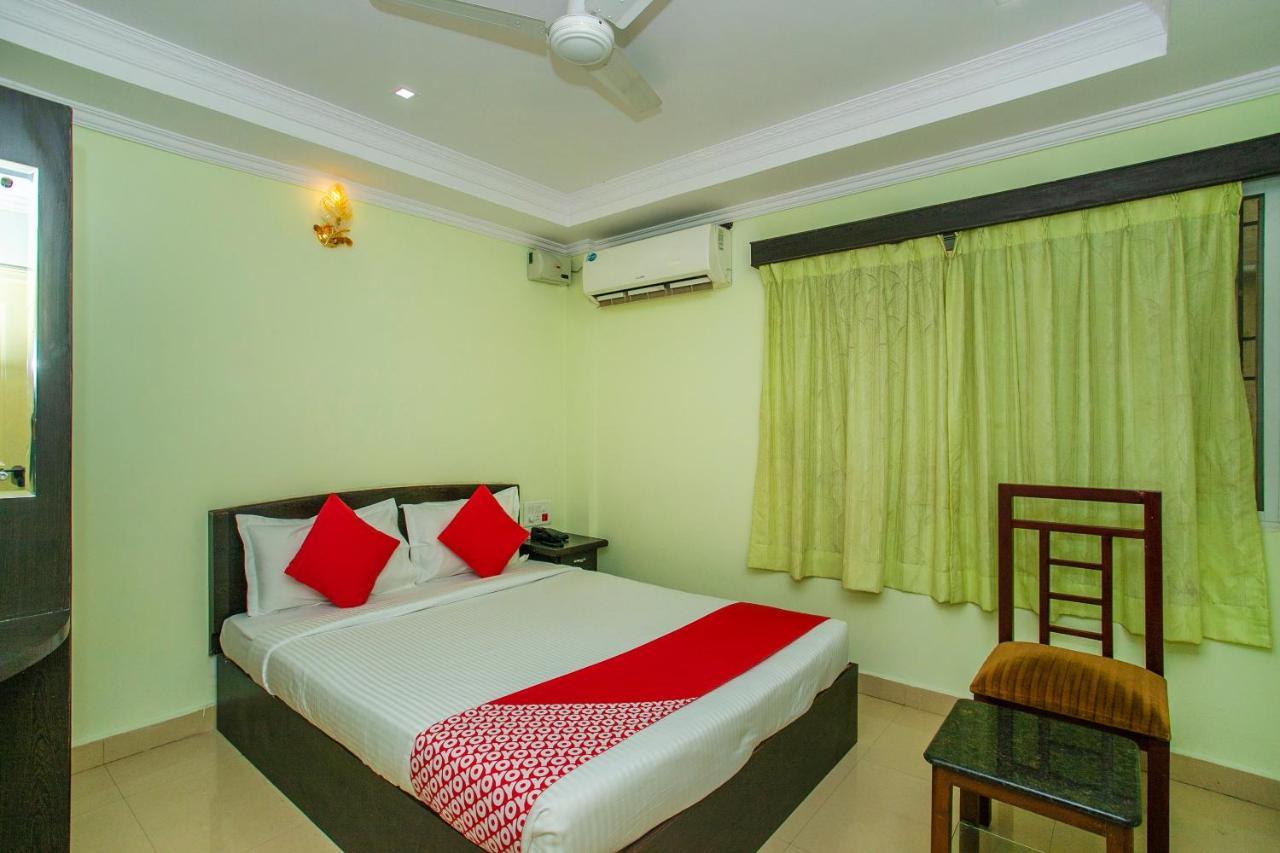 Oyo 25121 Bns Lodge Bangalore Bagian luar foto