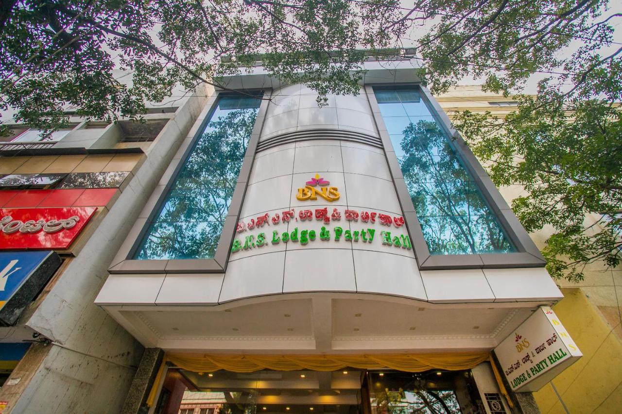 Oyo 25121 Bns Lodge Bangalore Bagian luar foto