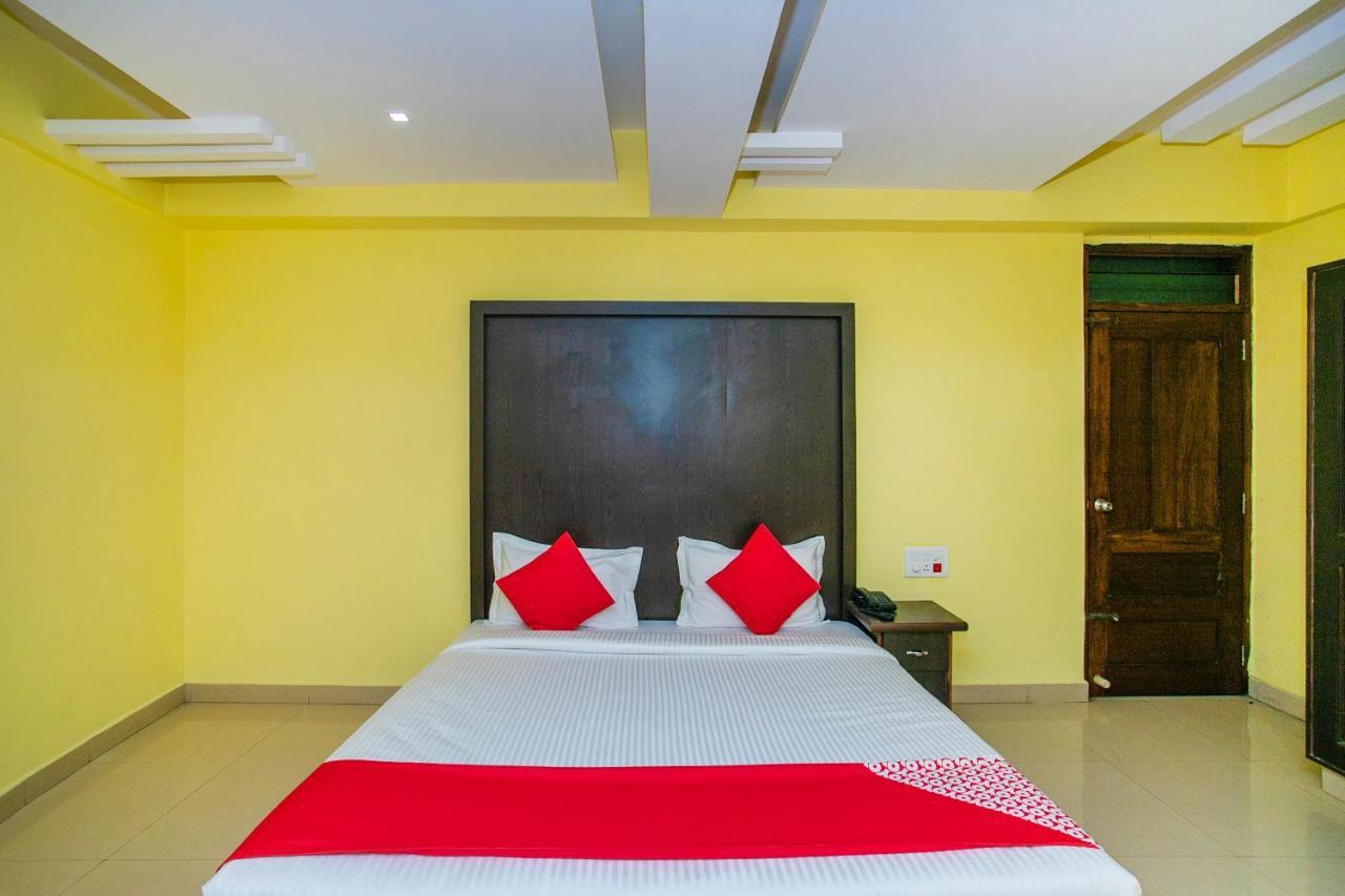 Oyo 25121 Bns Lodge Bangalore Bagian luar foto
