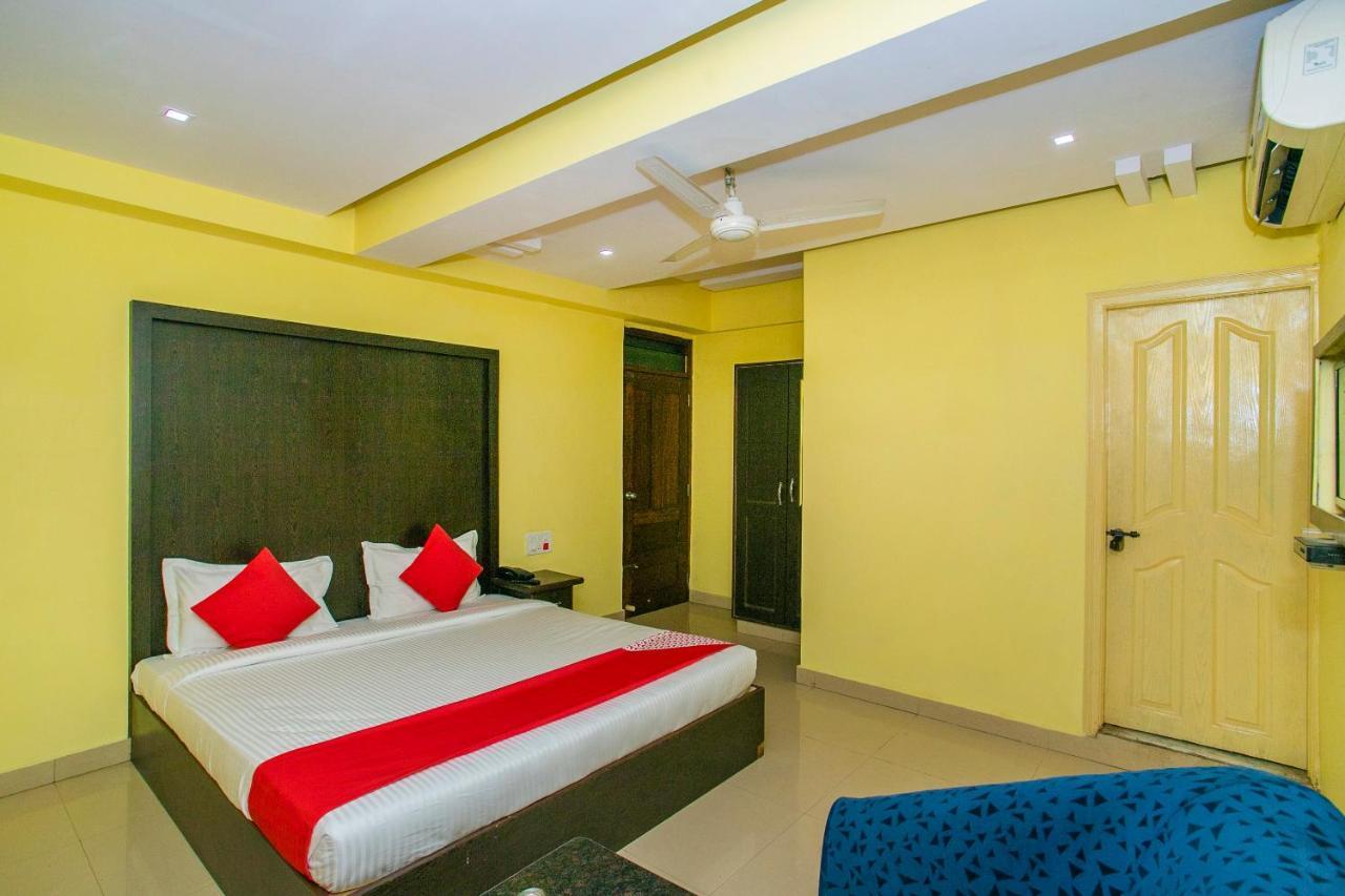 Oyo 25121 Bns Lodge Bangalore Bagian luar foto