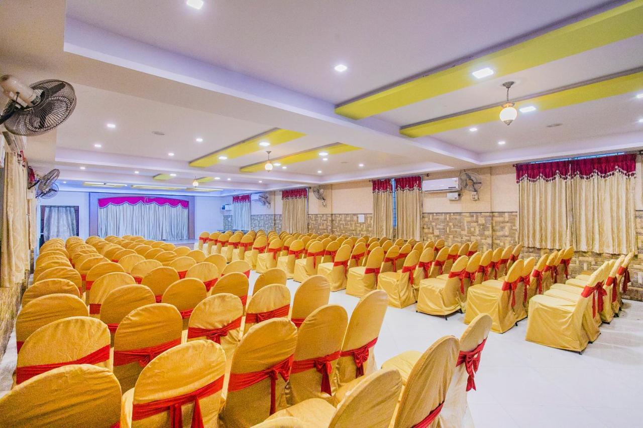 Oyo 25121 Bns Lodge Bangalore Bagian luar foto
